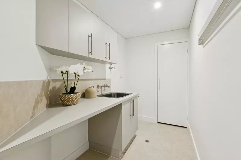 Stylish Space, Sunlit Private Balcony