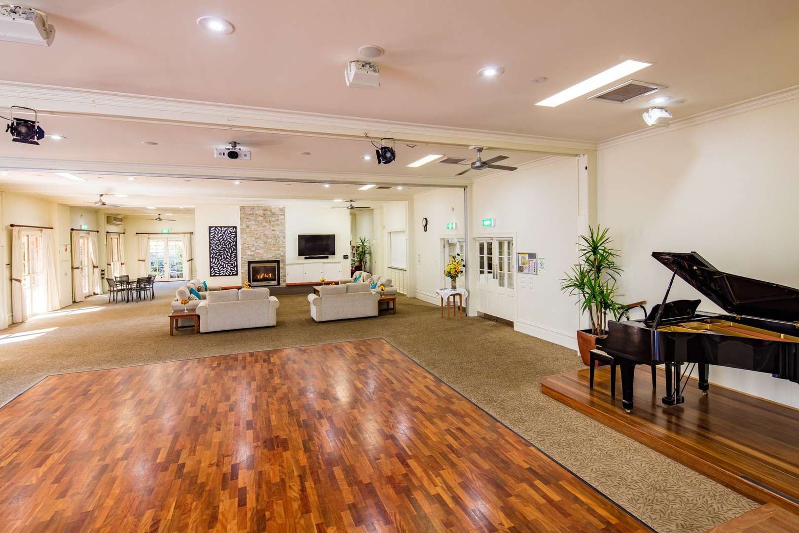Light, Spacious and Ready to Love - Unit 20 Fiddlers Green
