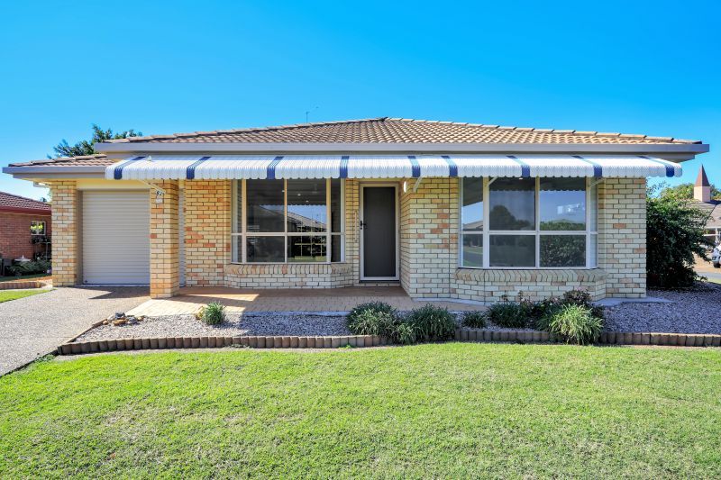 Stand alone villa, ready now!