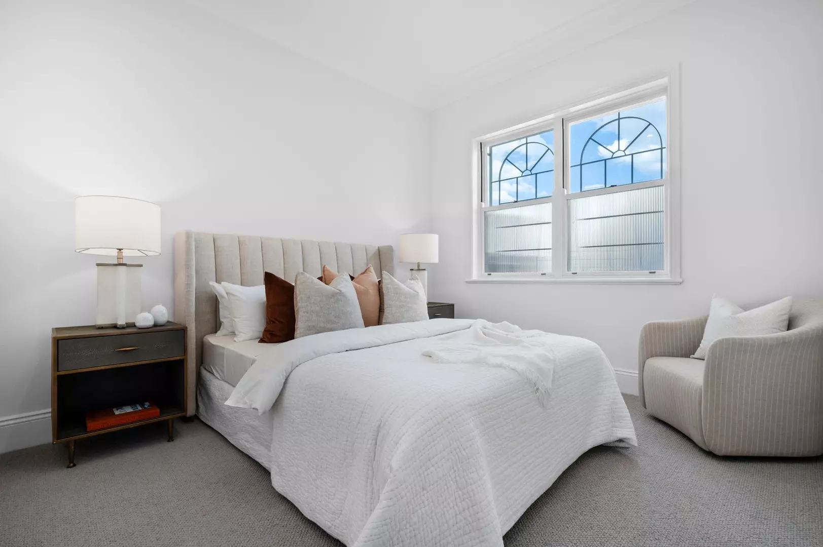 Rare Free-standing Contemporary Villa