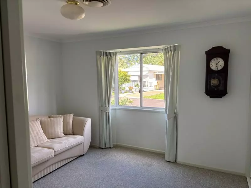 Lakeside Living with Extras