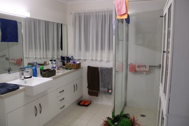 Immaculate 2 Bedroom Home 