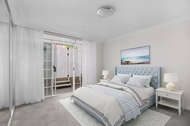 Immaculately maintained 3 bedroom unit with modern look situated in the centre of the village