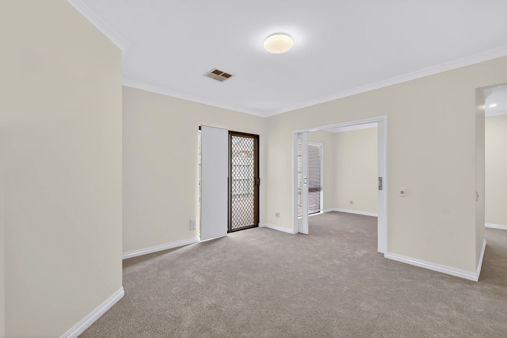 Rare Opportunity to purchase into the Popular Peter Arney Retirement Living Complex! Relax and Enjoy Your New Low Maintenance Home!