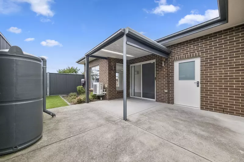 Corner Villa with North-Facing Garden and Fresh Updates