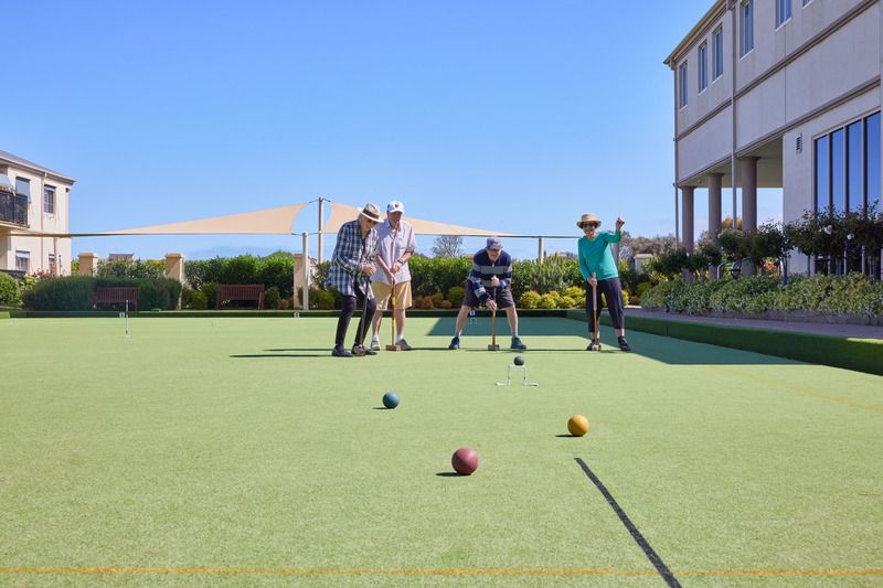 Stunning Unit in Peaceful Court Location