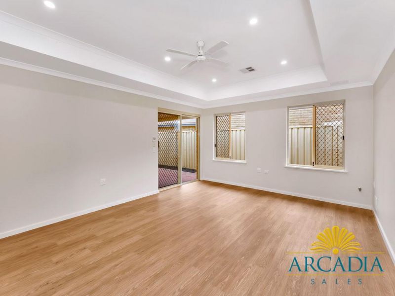 ARCADIA WATERS MANDURAH - Light & Bright, Carol 02 Design