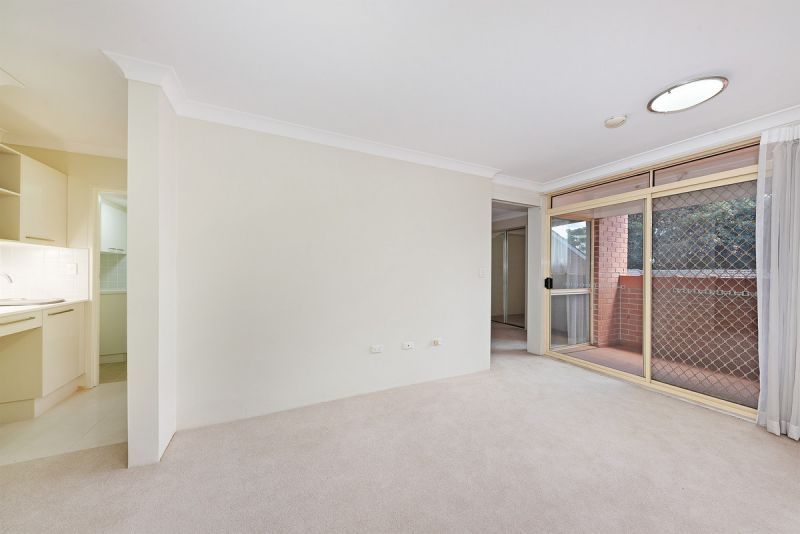 Beautifully renovated 1 bedder with a North facing balcony and complete privacy
