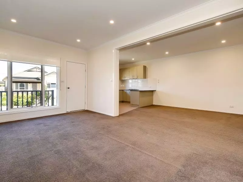 Beautiful home, beautiful village in Sunshine