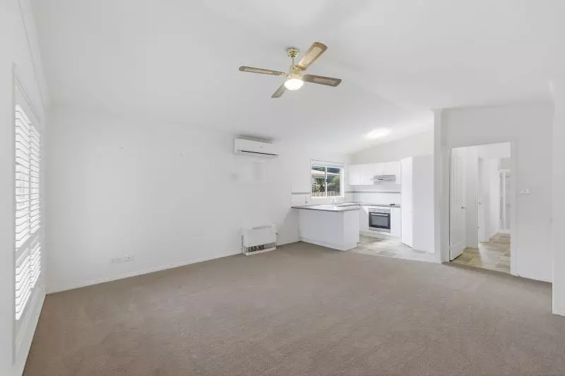 Quaint Cottage! Close to the Community Centre