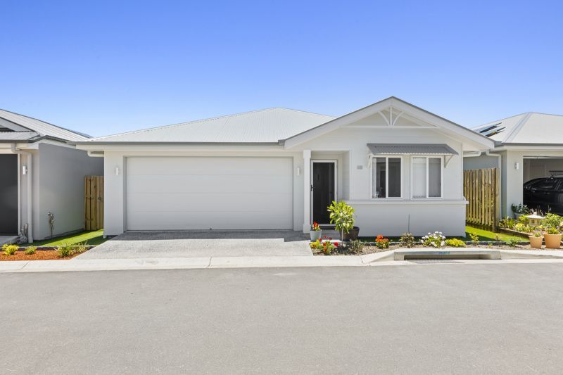 Bright & Spacious 2 bedroom Home + Study