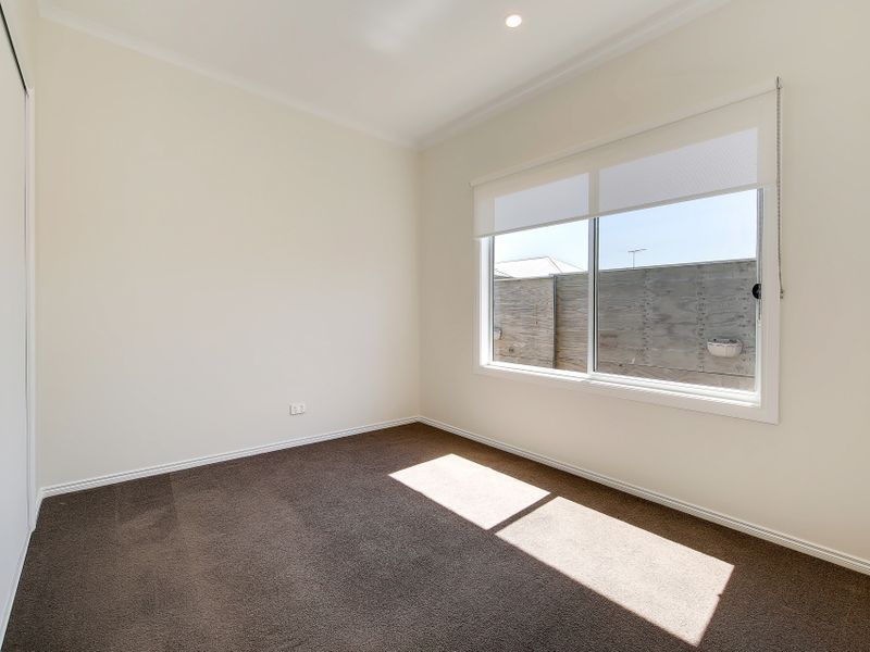 Beautiful home, beautiful village in Sunshine