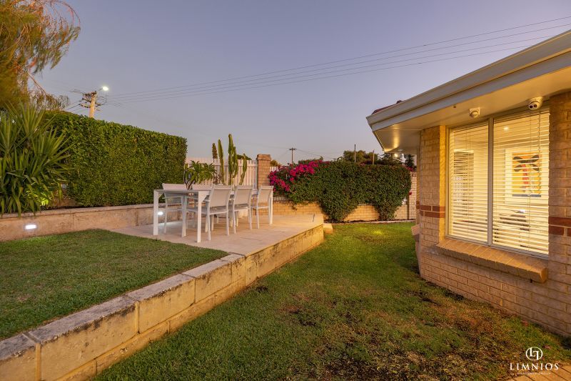 Standalone street front villa