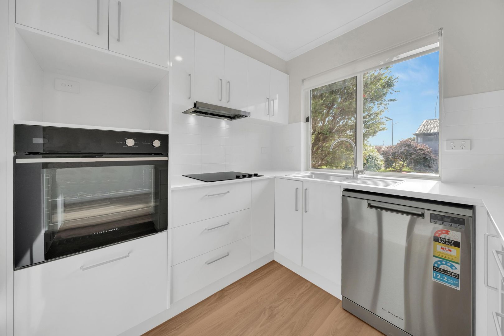 122/130 McLeod Road, Patterson Lakes 