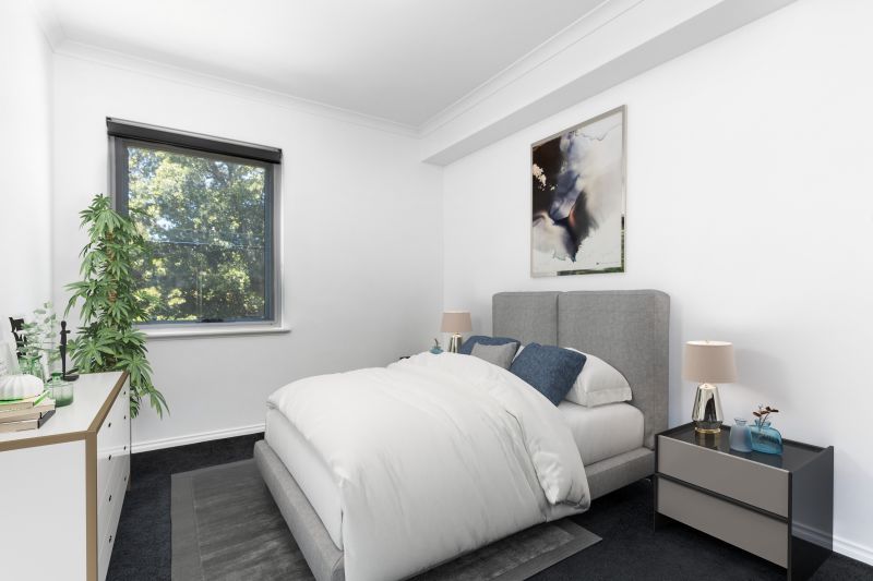 Stunning Views, Central Living!