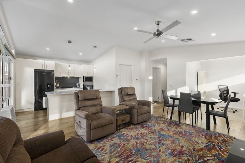 Elegant & Bright Two-bedroom Home