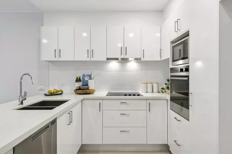 Beautiful & bright newly refurbished 2 bed apartment