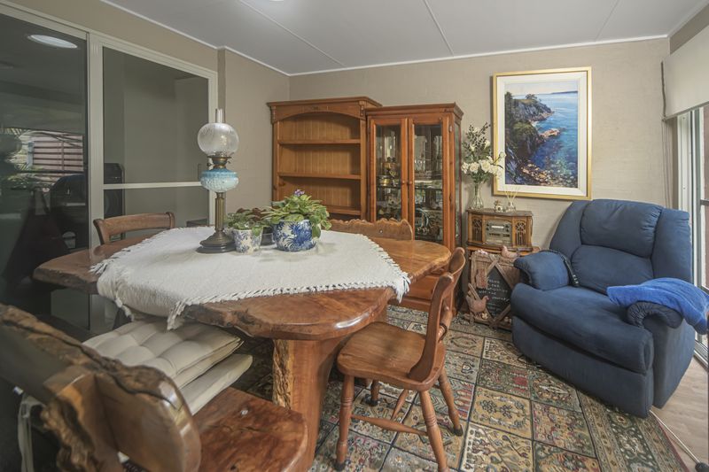 Private and Cosy Villa with Spacious Fenced Yard