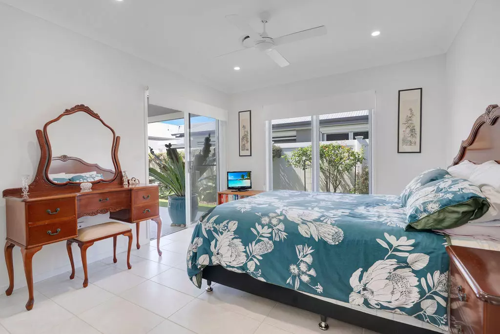 Palm Lake Resort Beachmere Bay