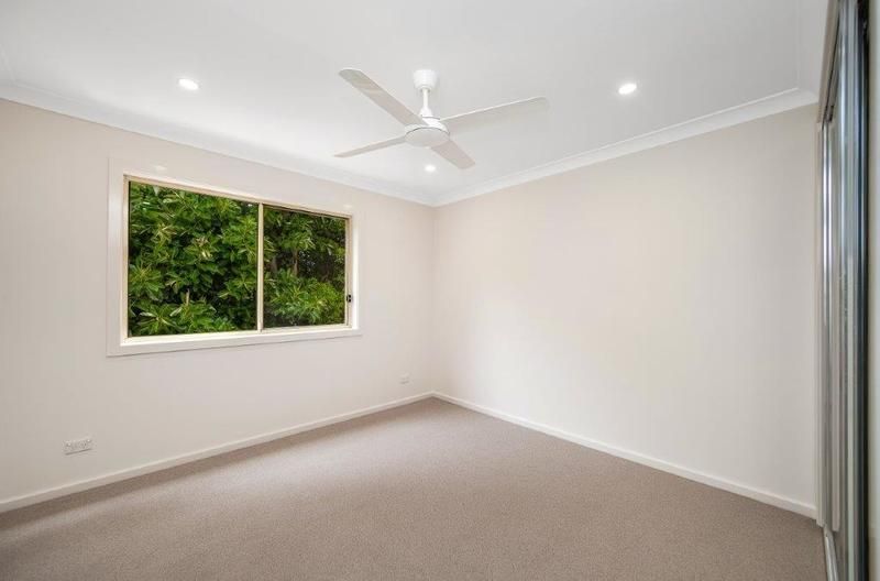 Refurbished, Modern Villa with Double Garage and Atrium