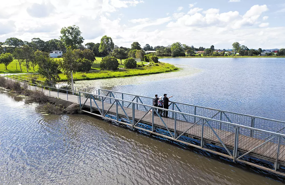 Modern & spacious one bedroom self-contained apartment