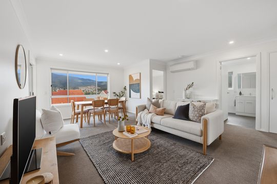 Westerly Facing Villa With Attached Garage