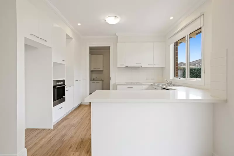 Impressive Villa with Vaulted Ceilings and Private Courtyard