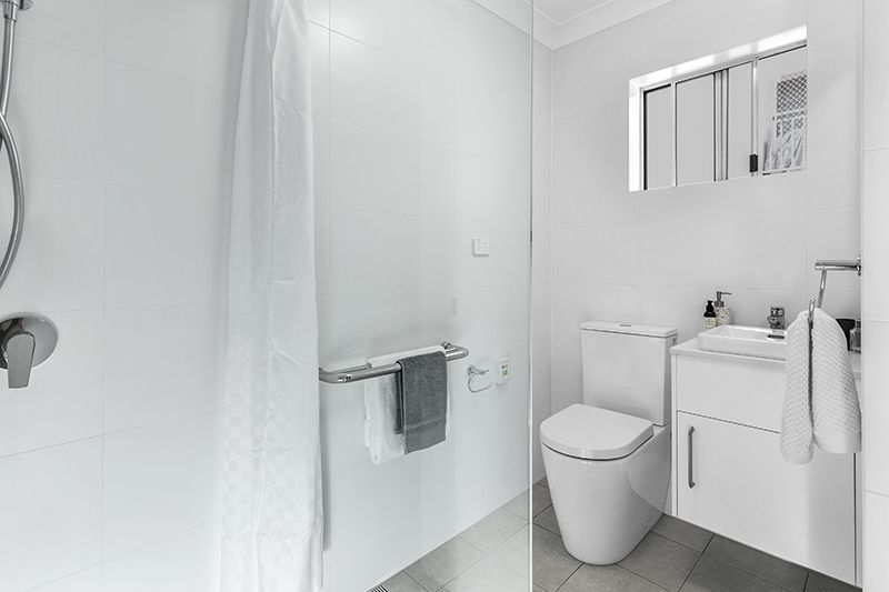 Stunning 1 bedroom unit with large open plan living/kitchen area.