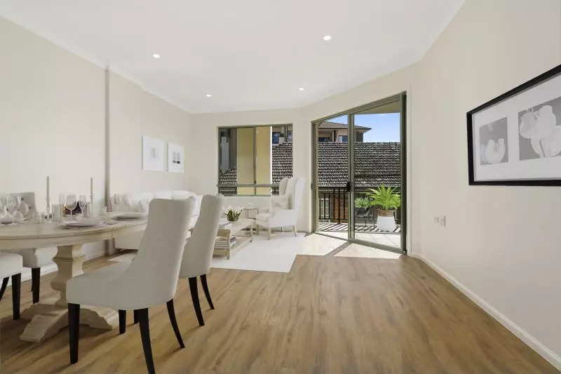 Light-filled one-bedroom apartment with study