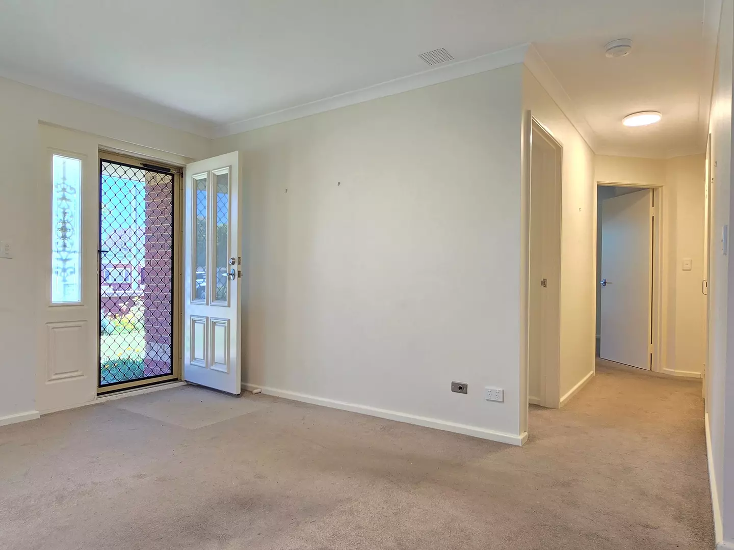 Under Offer! Just Listed! 2 Bedroom, 1 Bathroom Retirement Villa in Bentley