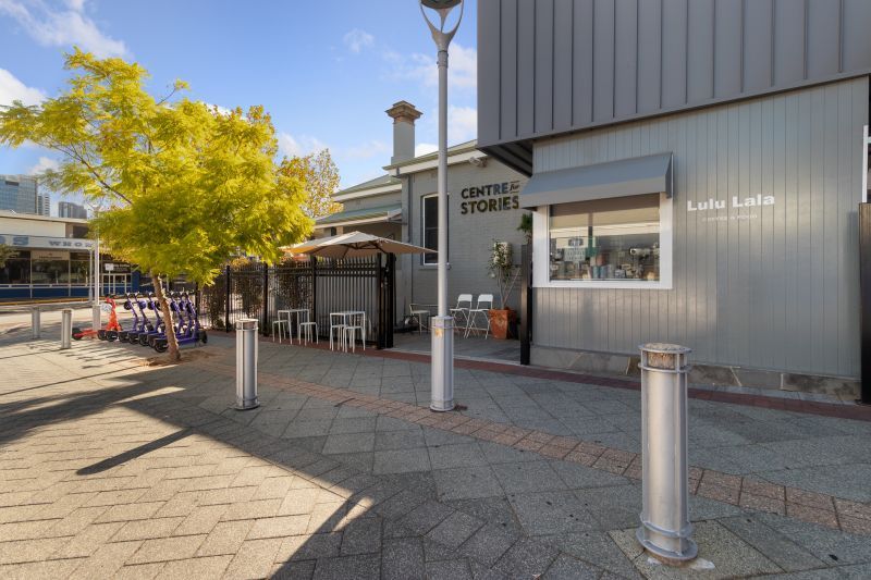 Luxurious Urban Living in Central Location!