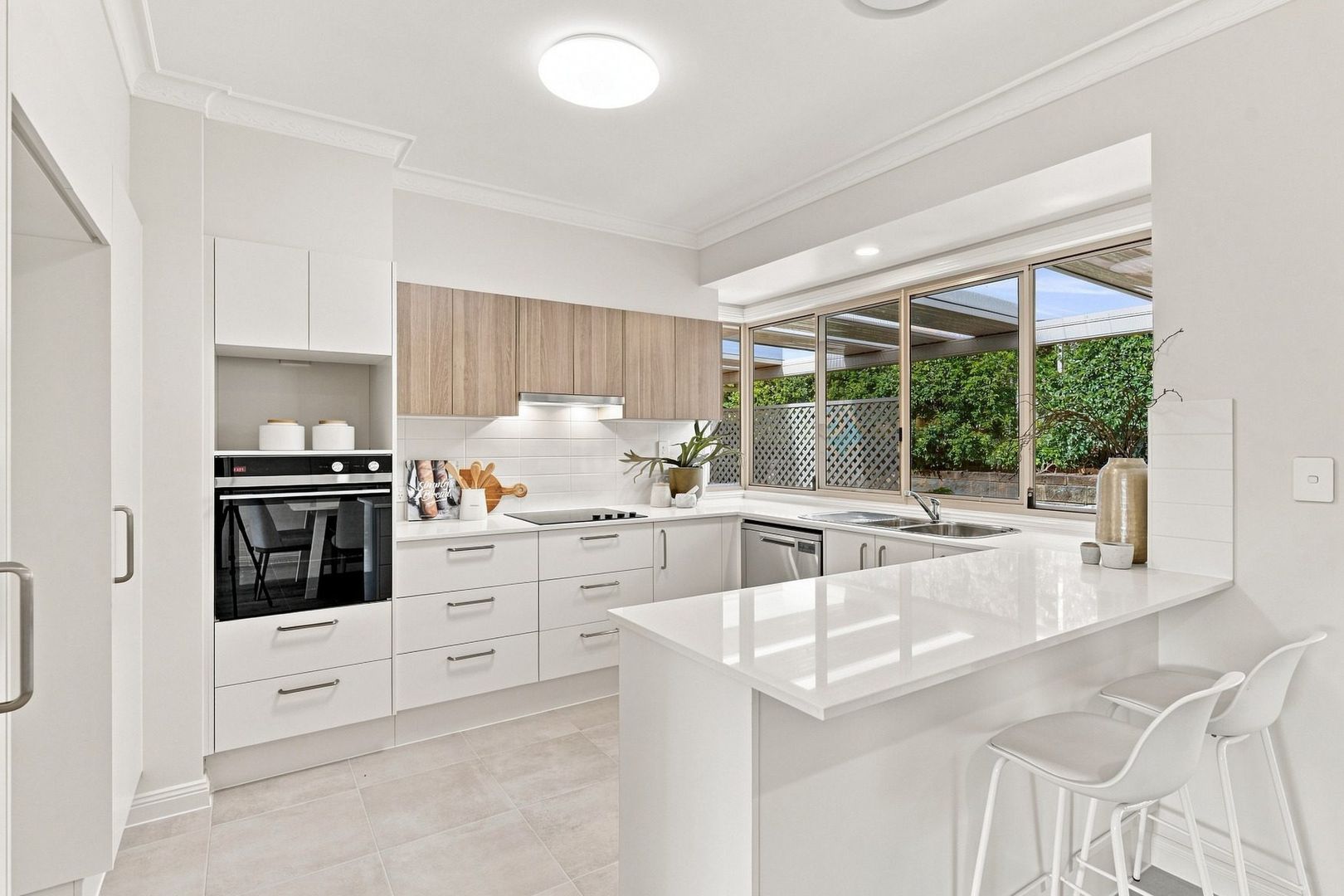 Private and peaceful villa with large entertaining area