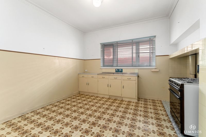 City Views and Development Potential!