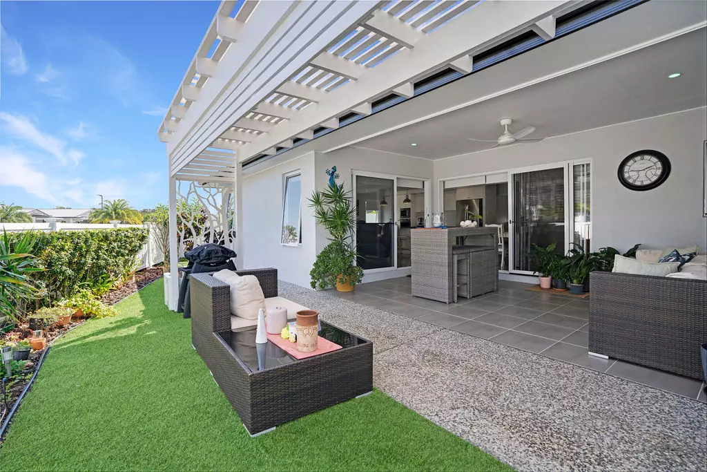 Palm Lake Resort Beachmere Bay