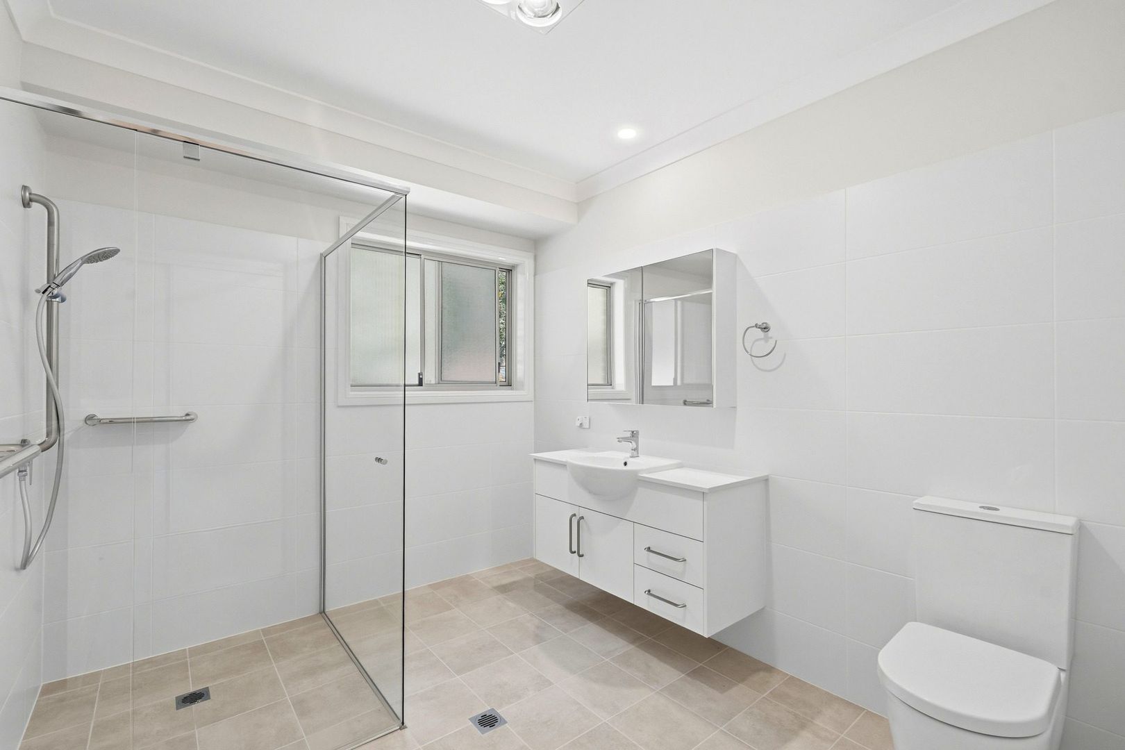 Private cul-de sac living