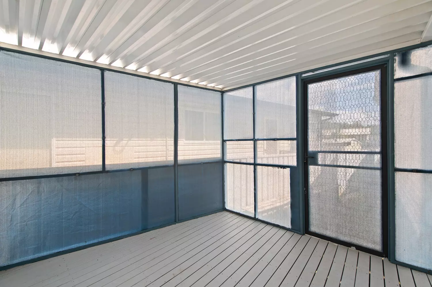 Beautiful Decor, Screened Outdoor Living Room - Big carport