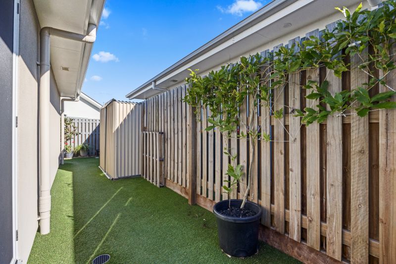 Modern Retreat with Alfresco Living!