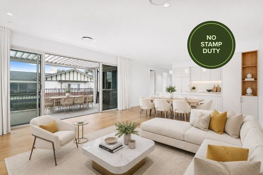 Elegant three-bedroom apartment with study in Gordon Quarter