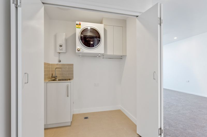 Top-Floor Coastal Retirement in the Heart of Maroochydore