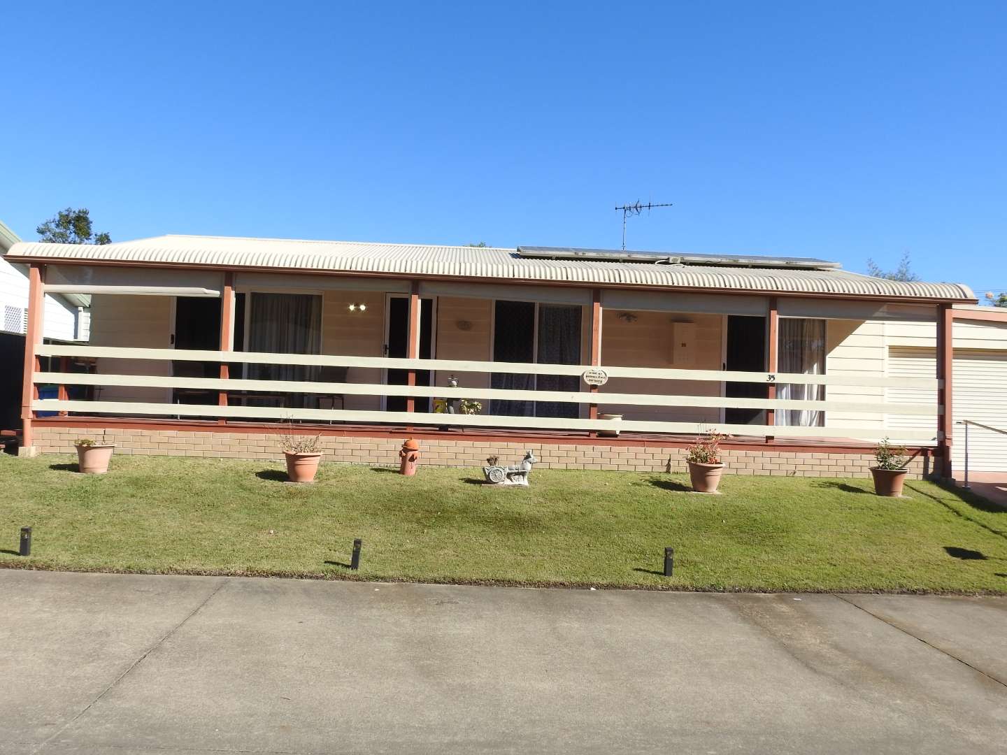 Spacious 3 Bedroom and Pets are welcome.