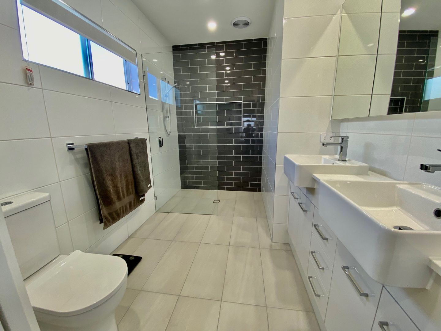 MODERN RV HOME - FLAME TREE #459