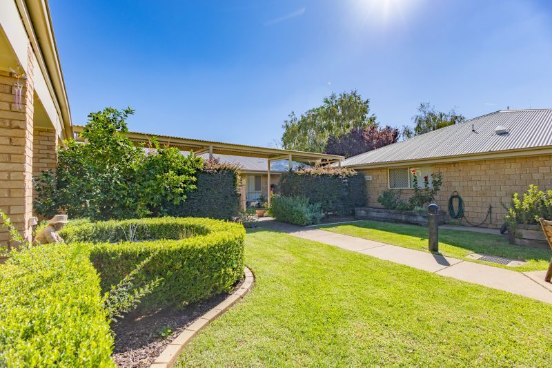 Single Catered Unit with weekly lunch package option* – Rent in Seniors Community