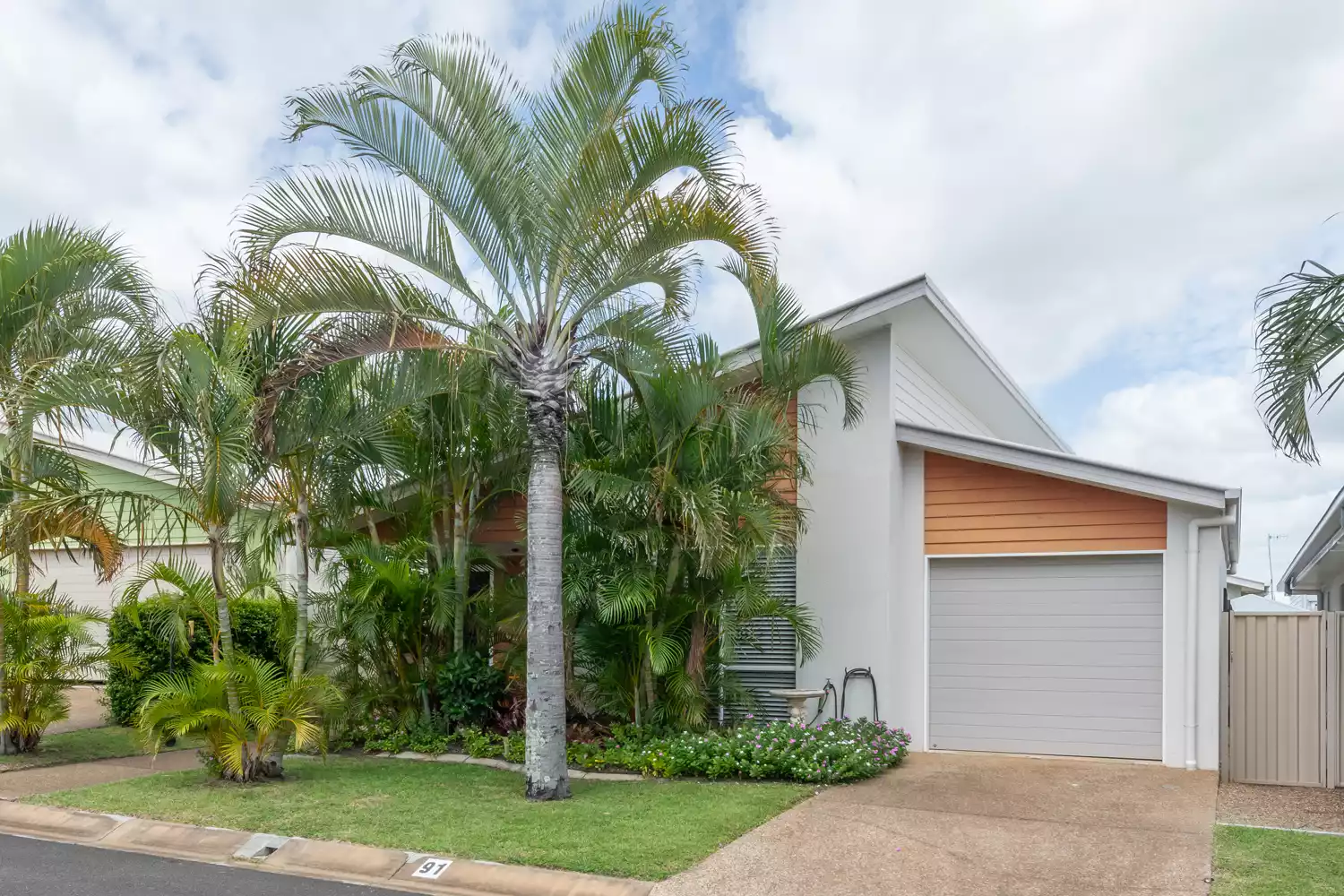 Charming Lifestyle Living