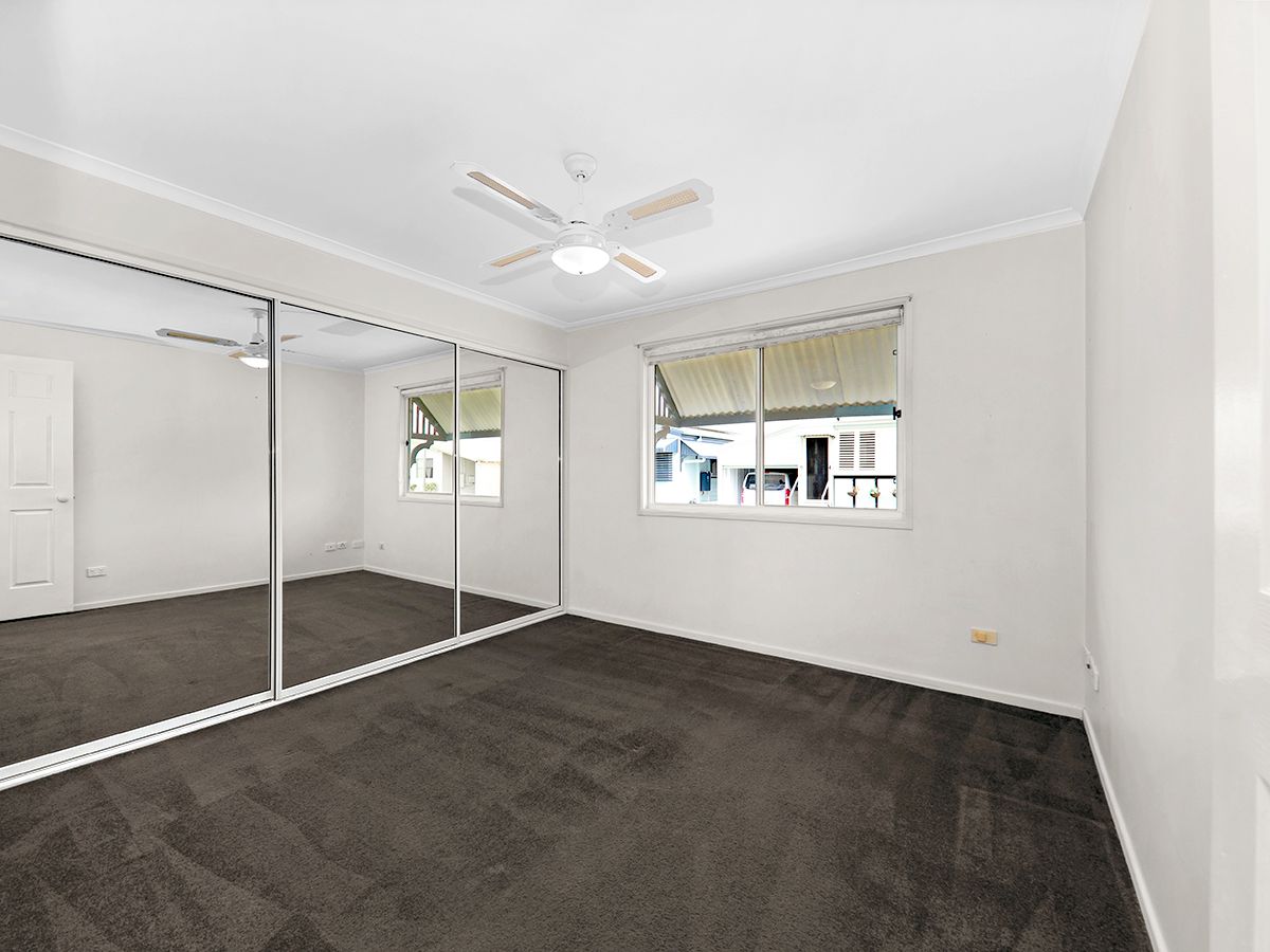 2 Bedroom Cottage - Corner Location - NEW Listing!