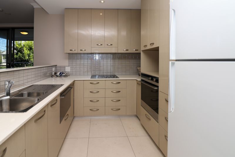 21/43 Taylor Street, Woolloongabba - 2 Bedroom apartment - wake up to the beautiful surrounds!