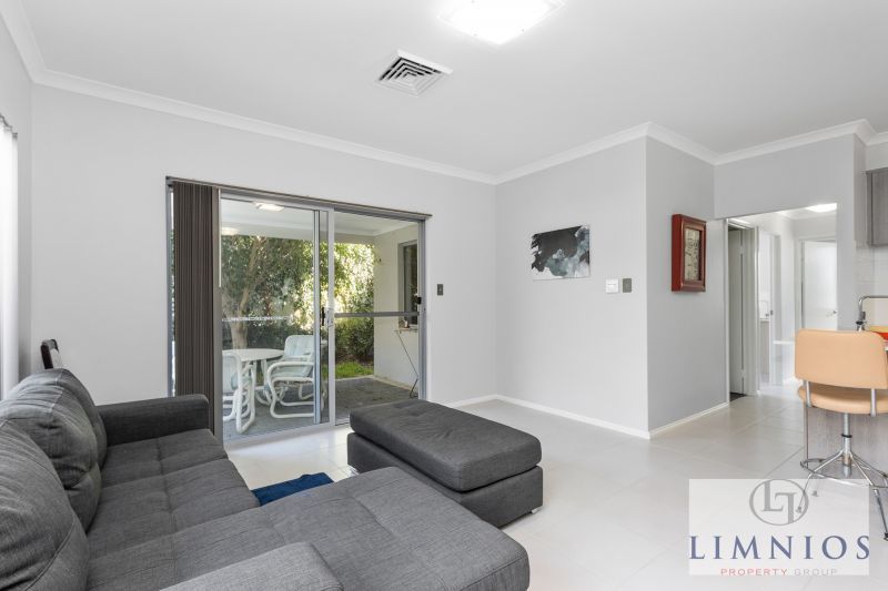 Street Front Stunner !