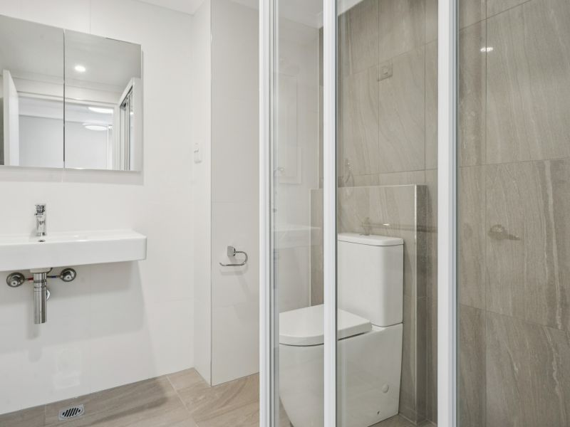 Ground floor one-bedroom apartment with private garden terraces