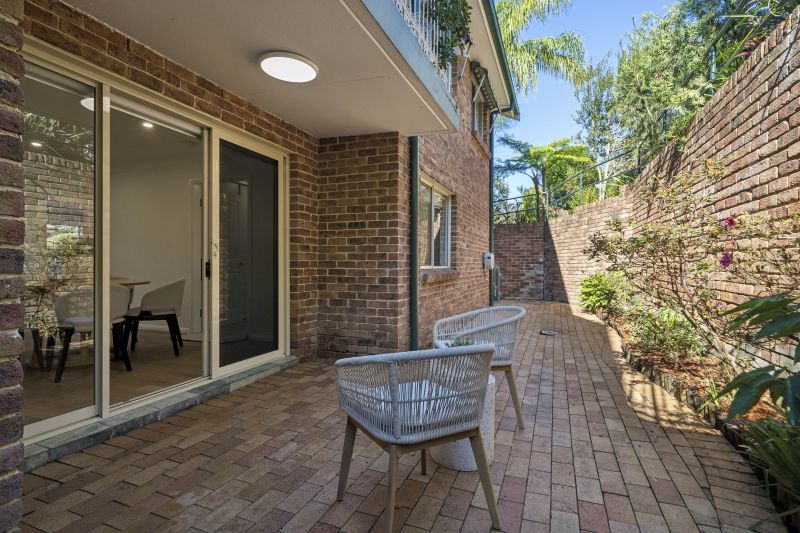 3 bedrooms and 1.5 bathrooms - A charming retirement property that offers comfort and convenience in a serene setting
