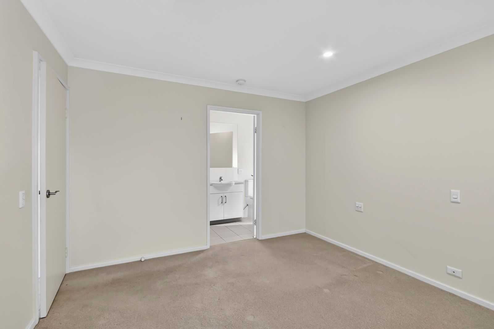 Expressions of Interest – Light and bright 3-bedroom villa in a quiet location