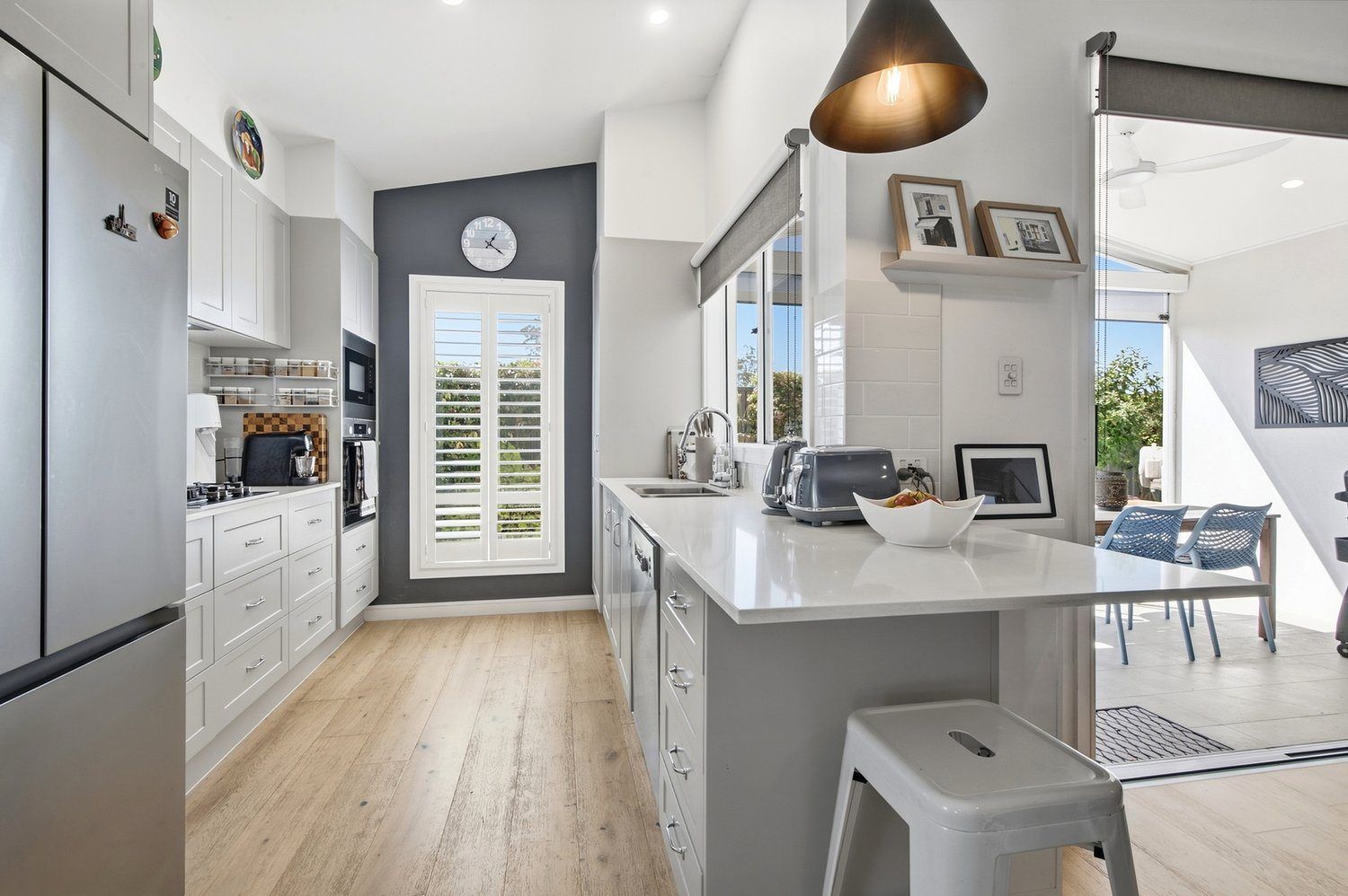 Designer Living, Outdoor Kitchen